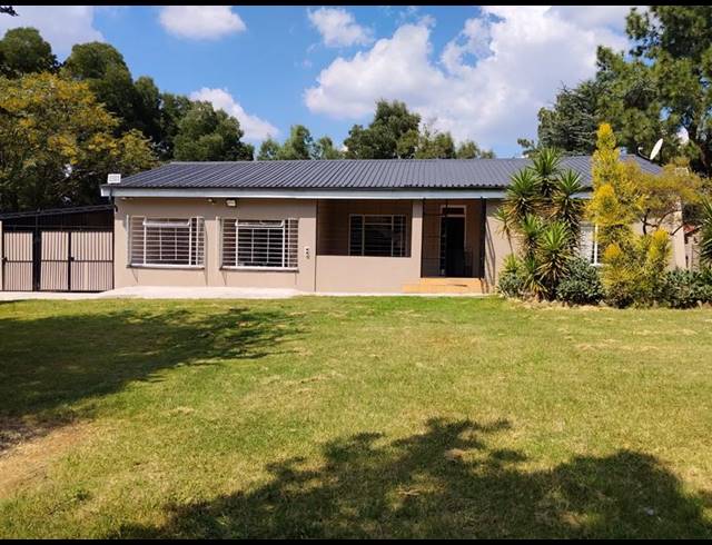 LAND PROPERTY TO RENT IN MONAVONI